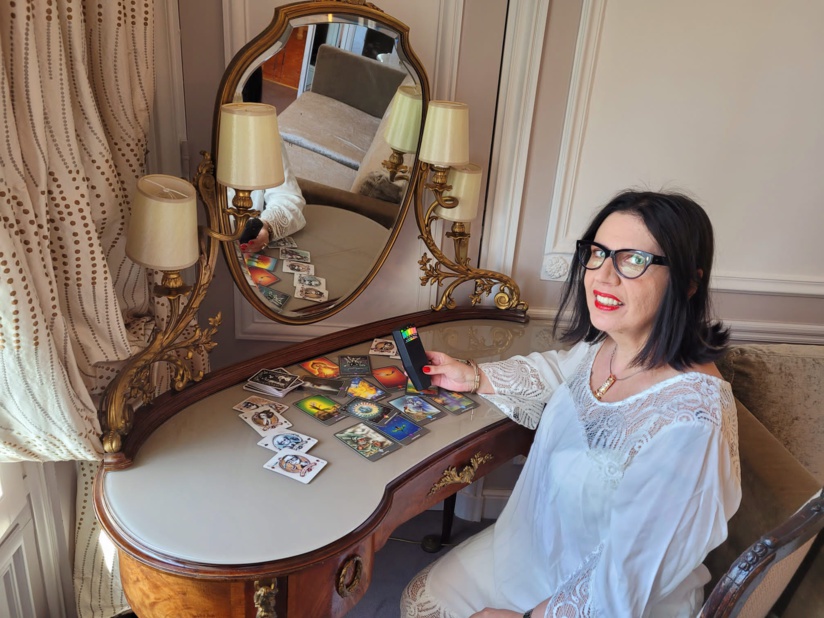 Hélène Delcroix, voyante et médium à Paris Hélène Delcroix, voyante et médium à Paris